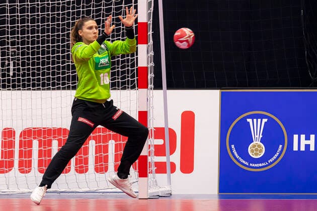Handball, Frauen: WM 2019, Vorrunde, Gruppe B, 2. Spieltag , Australien - Deutschland Torhueterin Isabell Roch (Deutschland Dortmund) Yamaga City Overall Gymnasium Kumamoto Japan