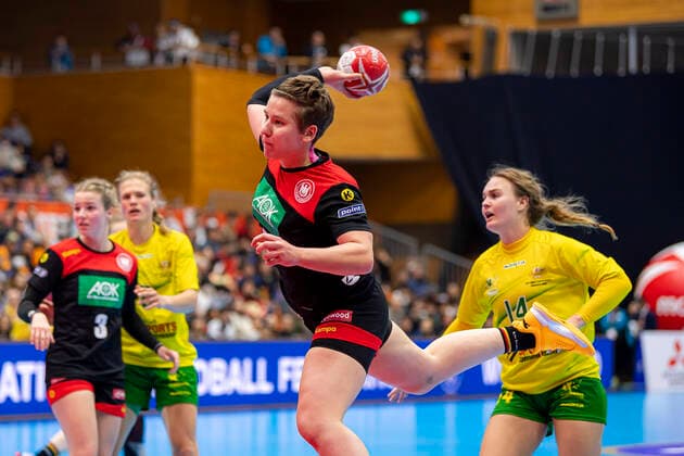 Handball, Frauen: WM 2019, Vorrunde, Gruppe B, 2. Spieltag , Australien - Deutschland Alina Grijseels (Deutschland Dortmund) Yamaga City Overall Gymnasium Kumamoto Japan
