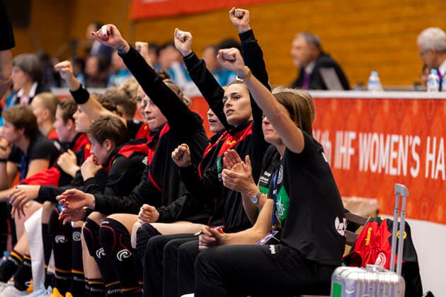 Handball, Frauen: WM 2019, Vorrunde, Gruppe B, 2. Spieltag , Australien - Deutschland Torhueterin Dinah Eckerle (Deutschland SG BBM Bietigheim) Jubel Freude Emotion Yamaga City Overall Gymnasium Kumamoto Japan