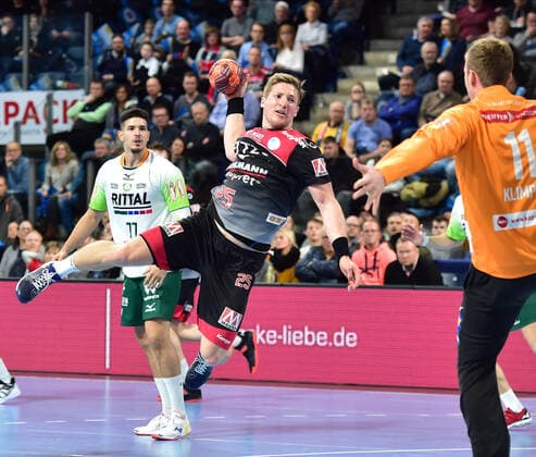 01.12.2019 - Handball - 1. Bundesliga LIQUI MOLY HBL - Saison 2019 2020 - 16.Spieltag: HC Erlangen Metropolregion Nürnberg HCE - HSG Wetzlar - OGo - Jan Schäffer (25, HC Erlangen HCE )