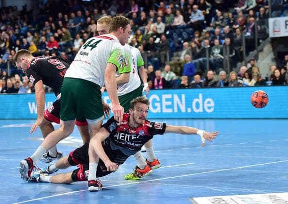 01.12.2019 - Handball - 1. Bundesliga LIQUI MOLY HBL - Saison 2019 2020 - 16.Spieltag: HC Erlangen Metropolregion Nürnberg HCE - HSG Wetzlar - OGo - Antonio Metzner (27, HC Erlangen HCE )