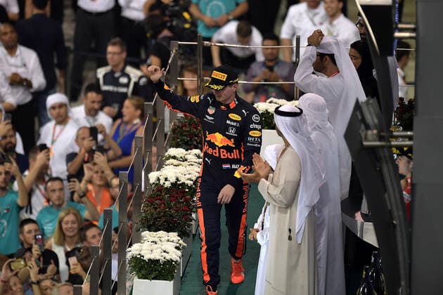 FORMULA 1 ETIHAD AIRWAYS ABU DHABI GRAND PRIX 2019 01.12.2019, Yas Marina Circuit, Abu Dhabi, FORMULA 1 ETIHAD AIRWAYS ABU DHABI GRAND PRIX 2019 , im Bild Podium: Sieger Lewis Hamilton (GB 44), Mercedes-AMG Petronas Motorsport, 2.Platz für Max Verstappen (NEL 33), Aston Martin Red Bull Racing, 3.Platz für Charles Leclerc (MCO 16), Scuderia Ferrari Mission Winnow