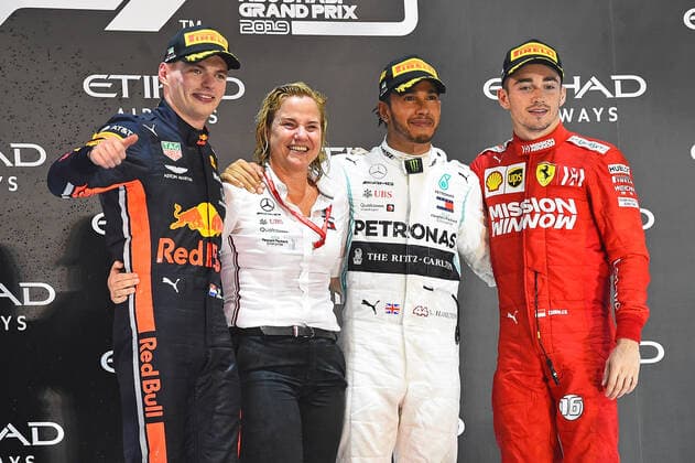01.12.2019, xekx, Motorsport FIA, Formel 1 Großer Preis von Abu Dhabi - Rennen 2019 emspor, v.l. 2. Platz Max Verstappen (Aston Martin Red Bull Racing), Britta Seeger (Mitglied des Vorstands der Daimler AG), 1. Platz, Sieger Lewis Hamilton (Mercedes-AMG Petronas), 3. Platz Charles Leclerc (Ferrari) (DFL DFB REGULATIONS PROHIBIT ANY USE OF PHOTOGRAPHS as IMAGE SEQUENCES and or QUASI-VIDEO) Abu Dhabi