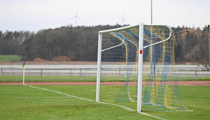 01.12.2019 - Fussball Amateurfussball - Saison 2019 2020 - Bezirksliga - 19. Spieltag: TSV Burgfarrnbach - ASV Veitsbronn-Siegelsdorf - AlSch - Feature Impression Symbolbild Symbolfoto Einzelnes Tor