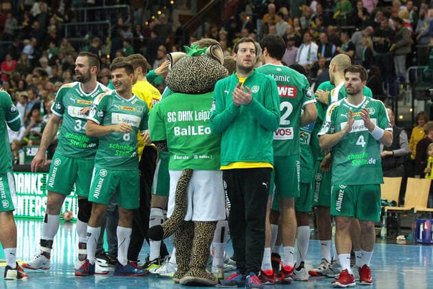 SC DHfK Leipzig vs. TSV Hannover-Burgdorf, Liqui Moly HBL, 01.12.19 Handball, 1. Bundesliga, Saison 2019 2020, 15. Spieltag: SC DHfK Leipzig vs. TSV Hannover-Burgdorf am 01.12.19 in der Quarterback Immobilien Arena Leipzig. Im Bild: DHfK, Team, Mannschaft, Jubel, Sieg, Kreis Copyright: xBEAUTIFULxSPORTS JanxKaeferx