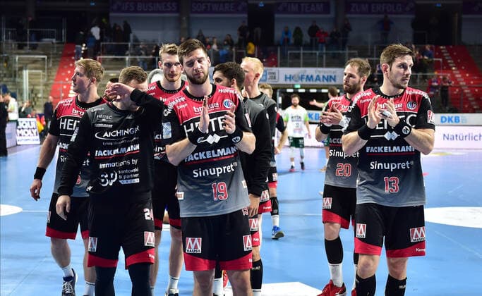 01.12.2019 - Handball - 1. Bundesliga LIQUI MOLY HBL - Saison 2019 2020 - 16.Spieltag: HC Erlangen Metropolregion Nürnberg HCE - HSG Wetzlar - OGo - Mannschaft Team enttäuscht Enttäuschung nach Spielende