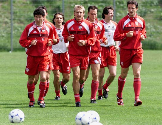 VfB Stuttgart Training v.l. Krassimir Balakov, Jürgen Klinsmann, Kai Oswald, Fredi Bobic Foto Rudel VfB Stuttgart Training v.l. Krassimir Balakov, Jürgen Klinsmann, Kai Oswald, Fredi Bobic Foto Rudel