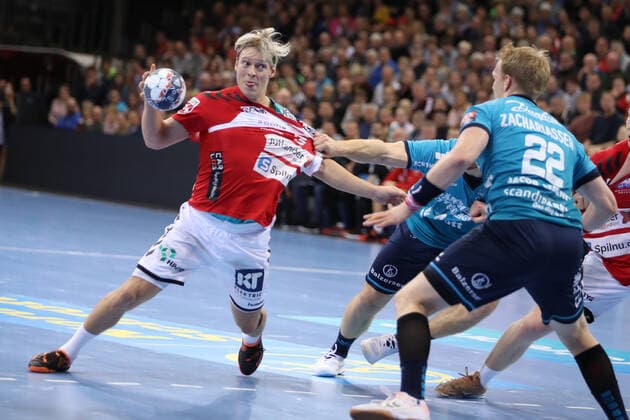 SG Flensburg-Handewitt vs Aalborg Handbold, Handball, EHF Champions League Gruppenphase, 01.12.19; Flensburg Janus Smarason (Aalborg Handbold, 03) gegen Johannes Golla (SG Flensburg-Handewitt, 04) Copyright: xBEAUTIFULxSPORTS MarioxM.xKobergx