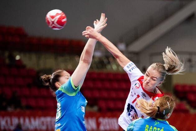 191202 Stine Bredal Oftedal of Norway during the Women s World Handball Championship game between Slovenia and Norway on December 2, 2019 in Kumamoto. Photo: Daniel Stiller Bildbyran kod DS 59409 bbeng dam women handball handboll world handball championship 2019 norway norge handball vm slovenia slovenien Copyright: DANIELxSTILLER BB191202DS025