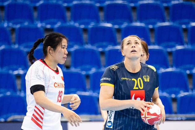 191202 Isabelle Gullden of Sweden looks dejected during the Women s World Handball Championship match between China and Sweden on December 2, 2019 in Kumamoto. Photo: Ludvig Thunman BILDBYRAN kod LT 35690 bbeng dam women handball handboll world handball championship 2019 sverige sweden china kina depp Copyright: LUDVIGxTHUNMAN BB191202LT017