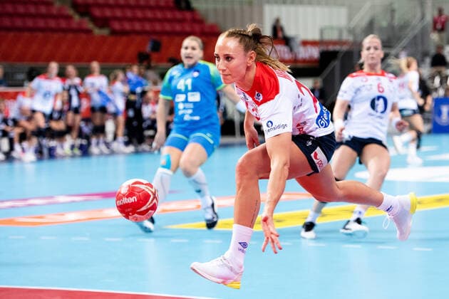191202 Camilla Herrem of Norway during the Women s World Handball Championship game between Slovenia and Norway on December 2, 2019 in Kumamoto. Photo: Daniel Stiller Bildbyran kod DS 59409 bbeng dam women handball handboll world handball championship 2019 norway norge handball vm slovenia slovenien Copyright: DANIELxSTILLER BB191202DS026