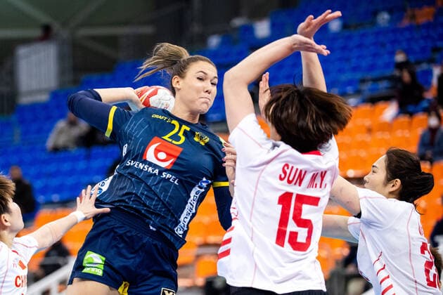 191202 Mikaela Mässing of Sweden during the Women s World Handball Championship match between China and Sweden on December 2, 2019 in Kumamoto. Photo: Ludvig Thunman BILDBYRAN kod LT 35690 bbeng dam women handball handboll world handball championship 2019 sverige sweden china kina Copyright: LUDVIGxTHUNMAN BB191202LT029