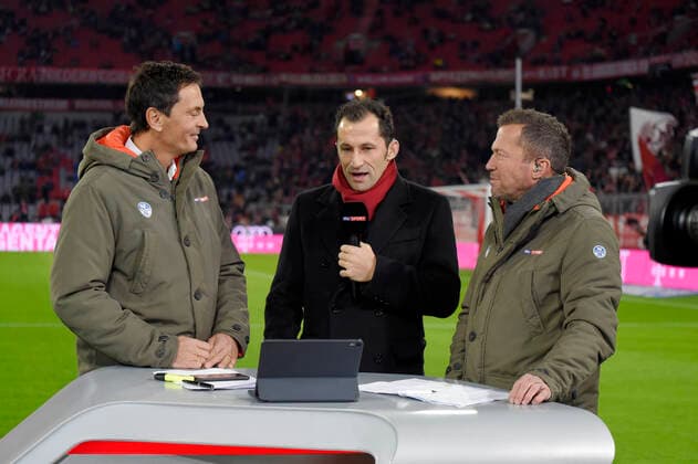 30.11.2019, Fussball 1. Bundesliga 2019 2020, 13.Spieltag, FC Bayern München - Bayer 04 Leverkusen, in der Allianz-Arena München. v.li: Sebastian Hellmann, Sportdirektor Hasan Salihamidzic (Bayern München), Lothar Matthäus am SKY Expertentisch am Spielfeldrand. ***DFL and DFB regulations prohibit any use of photographs as image sequences and or quasi-video.*** *** 30 11 2019, Football 1 Bundesliga 2019 2020, 13 Matchday, FC Bayern München Bayer 04 Leverkusen, in the Allianz Arena Munich v li Sebastian Hellmann, Sports Director Hasan Salihamidzic Bayern München , Lothar Matthäus at the SKY Sports Expert Table at the Edge of the Field DFL and DFB regulations prohibit any use of photographs as image sequences and or quasi video