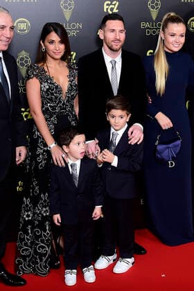 Lionel Messi et sa famille FOOTBALL : arrivees de la Ceremonie du Ballon d Or France Football 2019 - Paris - 0 12 2019 JBAutissier Panoramic 