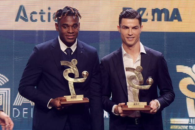 Bilder des Jahres 2019, Sport 12 Dezember Sport Themen der Woche KW49 Sport Bilder des Tages Foto Gian Mattia D Alberto - LaPresse 02-12-2019 Milano Italia nuoto Gran Gal& xe0; AIC del Calcio 2019 nella foto: Cristiano Ronaldo, Kalidou Kulibaly Ph Gian Mattia D Alberto - LaPresse 2019-12-02 Milan Italy Sport 2019 Italian soccer Gran Gala& x2019; in the photo: Cristiano Ronaldo, Kalidou Kulibaly  Copyright: xGianxMattiaxD Alberto LaPresse Gx