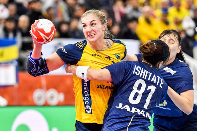 191203 Linn Blohm of Sweden during the Women s World Handball Championship match between Sweden and Japan on December 3, 2019 in Kumamoto. Photo: Ludvig Thunman BILDBYRAN kod LT 35691 bbeng dam women handball handboll world handball championship 2019 sverige sweden japan Copyright: LUDVIGxTHUNMAN BB191203LT025