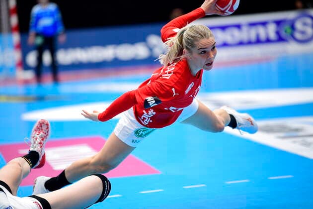 Trine OEstergaard i aktion da Danmark moeder Tyskland, i den indledende runde i Gruppe B, under Kvindernes Haandbold VM i Kumamoto Prefectural Gymnasium i Japan, tirsdag den 3. december 2019. , Kumamoto Denmark Copyright: BoxAmstrupx COP222 spdk20191203-123731-L