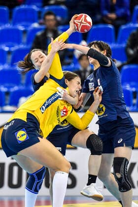191203 Carin Strömberg of Sweden during the Women s World Handball Championship match between Sweden and Japan on December 3, 2019 in Kumamoto. Photo: Ludvig Thunman BILDBYRAN kod LT 35691 bbeng dam women handball handboll world handball championship 2019 sverige sweden japan Copyright: LUDVIGxTHUNMAN BB191203LT060