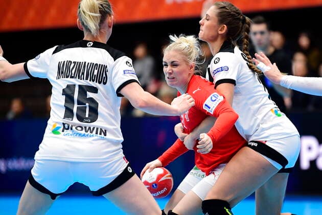 Lotte Griegel i aktion da Danmark moeder Tyskland, i den indledende runde i Gruppe B, under Kvindernes Haandbold VM i Kumamoto Prefectural Gymnasium i Japan, tirsdag den 3. december 2019. , Kumamoto Denmark Copyright: BoxAmstrupx COP222 spdk20191203-124759-L