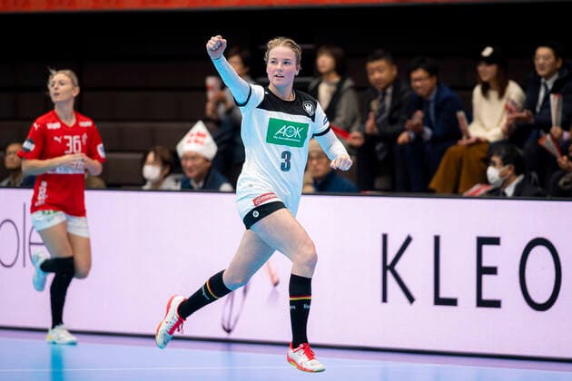 Handball, Frauen: WM 2019, Vorrunde, Gruppe B, 3. Spieltag , Dänemark - Deutschland Amelie Berger (Deutschland Bietigheim) Jubel Freude Emotion Torjubel Torschuetze Torschütze Kumamoto Kumamoto Prefectural Gymnasium Kumamoto Japan