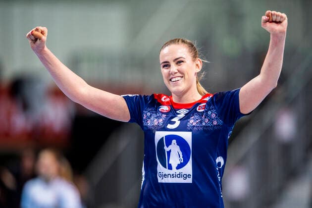 191203 Emilie Hegh Arntzen of Norway celebrate during the Women s World Handball Championship game between Norway and Serbia on December 3, 2019 in Kumamoto. Photo: Daniel Stiller Bildbyran kod DS 59413 bbeng dam women handball handboll world handball championship 2019 norway norge handball vm serbien serbia jubel celebration Copyright: DANIELxSTILLER BB191203DS080