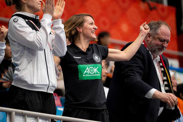 Handball, Frauen: WM 2019, Vorrunde, Gruppe B, 3. Spieltag , Dänemark - Deutschland Teammanagerin Maren Baumbach (Deutschland) Jubel Freude Emotion Kumamoto Kumamoto Prefectural Gymnasium Kumamoto Japan