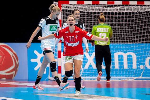 Handball, Frauen: WM 2019, Vorrunde, Gruppe B, 3. Spieltag , Dänemark - Deutschland Freja Cohrt Kyndbol (Daenemark) Kumamoto Kumamoto Prefectural Gymnasium Kumamoto Japan