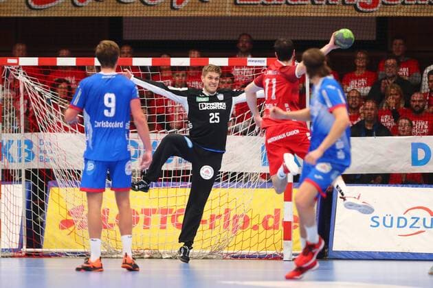 Peter Johannesson (Lemgo) gegen Jonathan Scholz (Ludwigshafen) Eulen Ludwigshafen vs TBV Lemgo, Handball, DHB-Pokal, 03.12.2019 Eulen Ludwigshafen vs TBV Lemgo, Handball, DHB-Pokal, 03.12.2019 Ludwigshafen Copyright: xWeissx Eibner-Pressefotox EP_rws