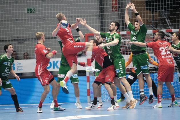 03.12.2019 xkhx Melsungen Handball-Bundesliga Saison 2019 2020 DHB-Pokal-Viertelfinale MT Melsungen gegen Füchse Berlin Marko Kopljar (Füchse Berlin) gegen Julius Kühn (5, MT Melsungen)