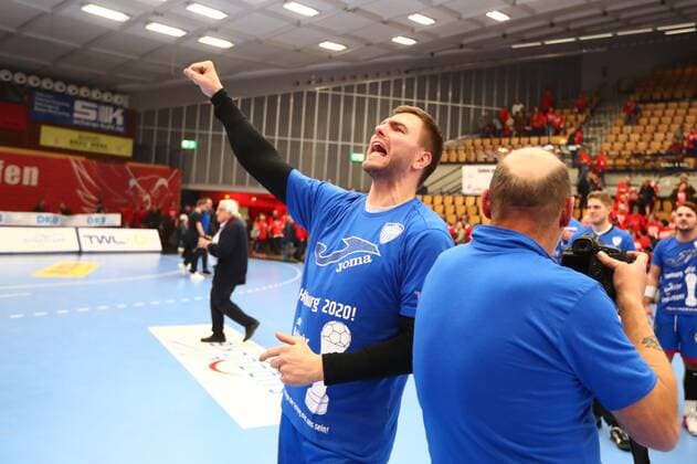 Christoph Theuerkauf (Lemgo) feiert den Sieg in Ludwigshafen und den Einzug ins Final-Four Eulen Ludwigshafen vs TBV Lemgo, Handball, DHB-Pokal, 03.12.2019 Eulen Ludwigshafen vs TBV Lemgo, Handball, DHB-Pokal, 03.12.2019 Ludwigshafen Copyright: xWeissx Eibner-Pressefotox EP_rws