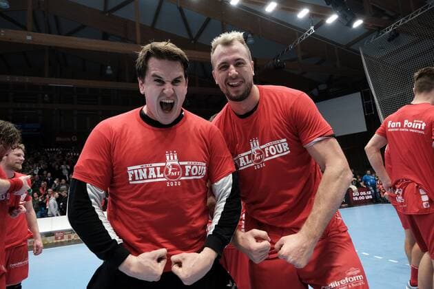 03.12.2019 xkhx Melsungen Handball-Bundesliga Saison 2019 2020 DHB-Pokal-Viertelfinale MT Melsungen gegen Füchse Berlin Grosser Jubel bei MT Melsungen nach dem Einzug in das Final Four hier Nebojsa Simic (16, MT Melsungen) und Julius Kühn (5, MT Melsungen)