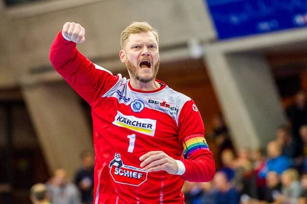 Bitter, Johannes (TVB Stuttgart 1) TVB 1898 Stuttgart - THW Kiel DHB Pokal Viertelfinale HBL 1.Handball-Bundesliga SCHARRrena Stuttgart Baden-Wuerttemberg Deutschland beim Spiel im DHB Pokal Viertelfinale, TVB 1898 Stuttgart - THW Kiel. Stuttgart. 03.12.19 Handball DHB Pokal , Stuttgart Baden Wuerttemberg Deutschland