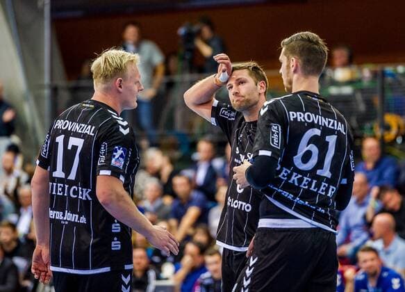 Patrick Wiencek, (THW Kiel 17) Harald Reinkind, (THW Kiel 6) Hendrik Pekeler, (THW Kiel 61) TVB 1898 Stuttgart - THW Kiel DHB Pokal Viertelfinale HBL 1.Handball-Bundesliga SCHARRrena Stuttgart Baden-Wuerttemberg Deutschland beim Spiel im DHB Pokal Viertelfinale, TVB 1898 Stuttgart - THW Kiel. Stuttgart. 03.12.19 Handball DHB Pokal , Stuttgart Baden Wuerttemberg Deutschland