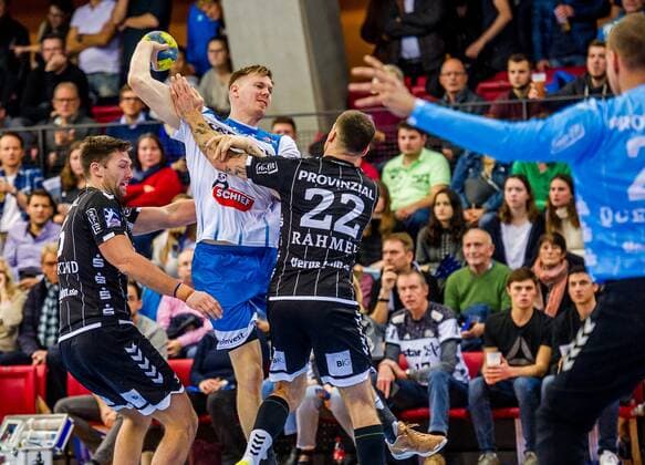 Loenn, Adam (TVB Stuttgart 11) Ole Rahmel, (THW Kiel 22) Harald Reinkind, (THW Kiel 6) TVB 1898 Stuttgart - THW Kiel DHB Pokal Viertelfinale HBL 1.Handball-Bundesliga SCHARRrena Stuttgart Baden-Wuerttemberg Deutschland beim Spiel im DHB Pokal Viertelfinale, TVB 1898 Stuttgart - THW Kiel. Stuttgart. 03.12.19 Handball DHB Pokal , Stuttgart Baden Wuerttemberg Deutschland