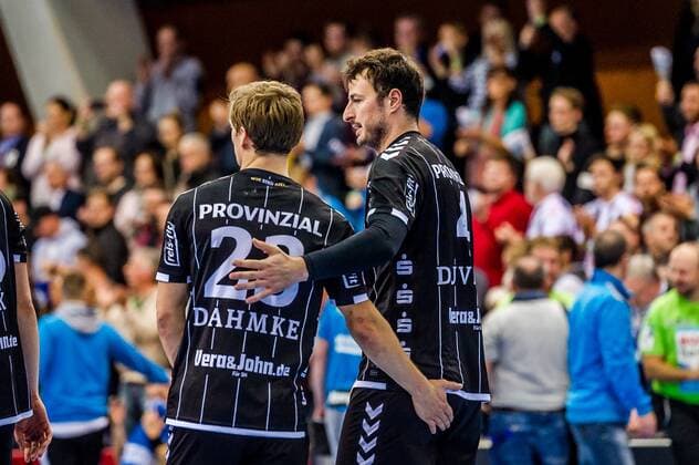 Freude bei Rune Dahmke, (THW Kiel 23) Domagoj Duvnjak, (THW Kiel 4) TVB 1898 Stuttgart - THW Kiel DHB Pokal Viertelfinale HBL 1.Handball-Bundesliga SCHARRrena Stuttgart Baden-Wuerttemberg Deutschland beim Spiel im DHB Pokal Viertelfinale, TVB 1898 Stuttgart - THW Kiel. Stuttgart. 03.12.19 Handball DHB Pokal , Stuttgart Baden Wuerttemberg Deutschland