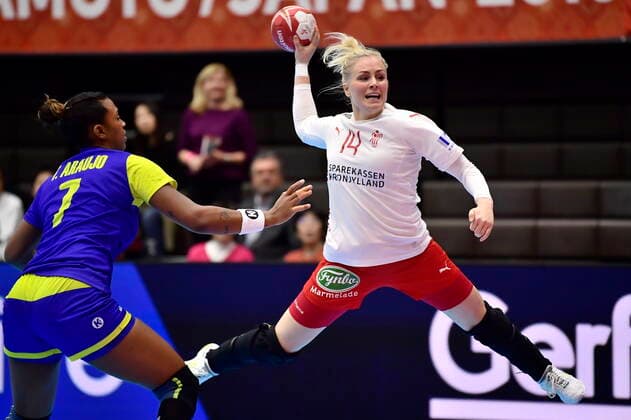 Lotte Griegel afslutter da Danmark moeder Brasilien, i den indledende runde i Gruppe B, under Kvindernes Haandbold VM i Kumamoto Prefectural Gymnasium i Japan, onsdag den 4. december 2019. , Kumamoto Denmark Copyright: BoxAmstrupx COP222 spdk20191204-123902-L