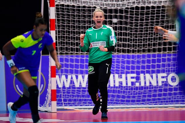 Sandra Toft jubler da Danmark moeder Brasilien, i den indledende runde i Gruppe B, under Kvindernes Haandbold VM i Kumamoto Prefectural Gymnasium i Japan, onsdag den 4. december 2019. , Kumamoto Denmark Copyright: BoxAmstrupx COP222 spdk20191204-124850-L