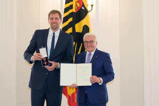 Sport Bilder des Tages Dirk Nowitzki - Dallas,Verleihung Verdienstorden durch Bundespraesident Frank Walter Steinmeier, 04.12.2019, GER, Berlin, 04.12.19, Verdienstorden zum Tag des Ehrenamts Berlin Copyright: xUwexKoch xEibner-Pressefotox EP_ukh
