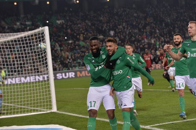 Joie de Denis Bouanga (saint etienne) et de ses coequipiers FOOTBALL : AS Saint Etienne vs OGC Nice - Ligue 1 Conforama - 04 12 2019 FredericChambert Panoramic 