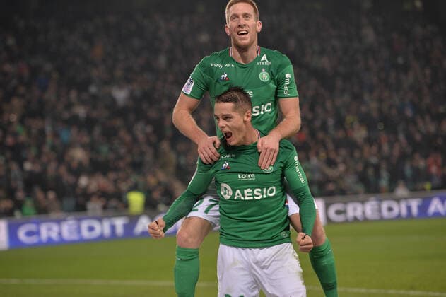 Joie de Romain Hamouma (saint etienne) et de ses coequipiers FOOTBALL : AS Saint Etienne vs OGC Nice - Ligue 1 Conforama - 04 12 2019 FredericChambert Panoramic 
