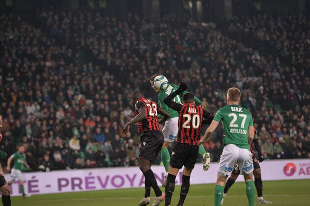 Romain Hamouma (saint etienne) vs Malang Sarr (nice) FOOTBALL : AS Saint Etienne vs OGC Nice - Ligue 1 Conforama - 04 12 2019 FredericChambert Panoramic 