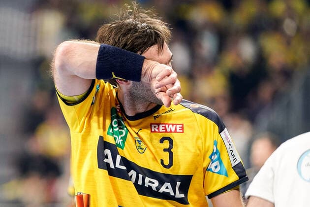 Uwe Gensheimer (RNL, 3), enttäuscht schauend, Enttäuschung, Frustration, disappointed, pessimistisch, Einzelbild, Aktion, Action, 04.12.2019, Mannheim (Deutschland), Handball, DHB-Pokal, Rhein-Neckar Löwen - TSV Hannover-Burgdorf