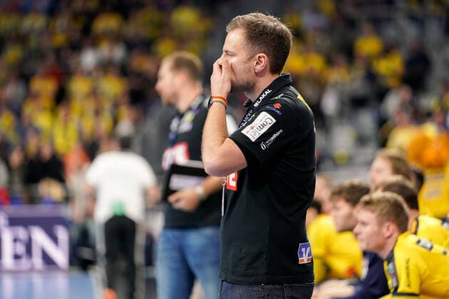 Kristjan Andresson (Trainer, Cheftrainer, RNL), Einzelbild, Aktion, Action, enttäuscht schauend, Enttäuschung, Frustration, disappointed, pessimistisch, 04.12.2019, Mannheim (Deutschland), Handball, DHB-Pokal, Rhein-Neckar Löwen - TSV Hannover-Burgdorf