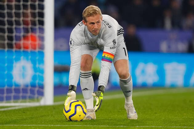 4th December 2019; King Power Stadium, Leicester, Midlands, England; English Premier League Football, Leicester City versus Watford; Kasper Schmeichel of Leicester City - Strictly Editorial Use Only. No use with unauthorized audio, video, data, fixture lists, club league logos or live services. Online in-match use limited to 120 images, no video emulation. No use in betting, games or single club league player publications  ActionPlus12193502 GrahamxWilson