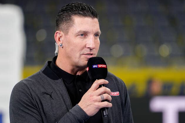 Stefan Kretzschmar (TV, Experte) am Mikrofon von sky TV, Fernsehen, Einzelbild, Aktion, Action, Porträt, Portrait, 04.12.2019, Mannheim (Deutschland), Handball, DHB-Pokal, Rhein-Neckar Löwen - TSV Hannover-Burgdorf