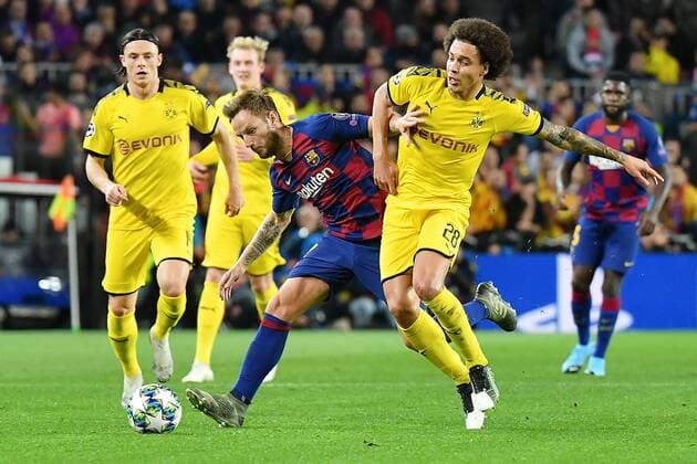 Barcelona, Camp Nou, 27.11.19, Champions League: FC Barcelona, Barca - Borussia Dortmund v. li. im Zweikampf Ivan Rakitic (Barcelona) und Axel Witsel (Dortmund) Champions League: FC Barcelona - Borussia Dortmund Barcelona Copyright: xEibner-Pressefotox EP_eer