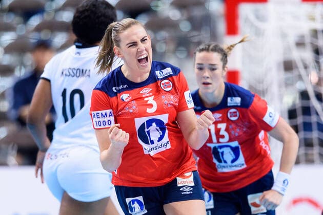 Sport Bilder des Tages 191205 Emilie Hegh Arntzen of Norway celebrates during the Women s World Handball Championship game between Norway and Angola on December 5, 2019 in Kumamoto. Photo: Daniel Stiller Bildbyran kod DS 59416 bbeng dam women handball handboll world handball championship 2019 norway norge handball vm angola jubel Copyright: DANIELxSTILLER BB191205DS004