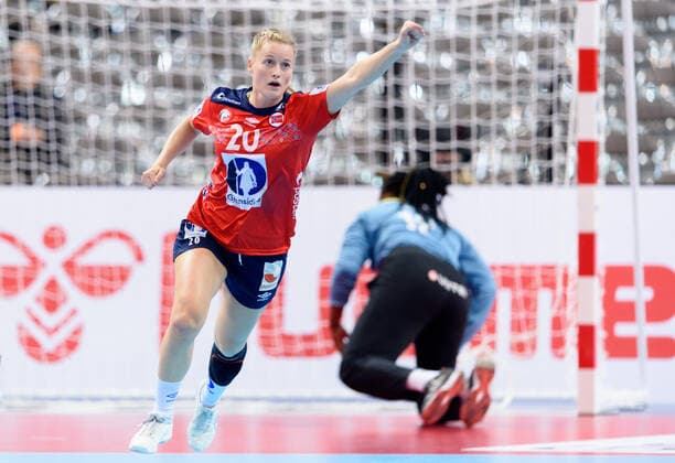 C191205 Marit Roberg Jacobsen celebrates during the Women s World Handball Championship game between Norway and Angola on December 5, 2019 in Kumamoto. Photo: Daniel Stiller Bildbyran kod DS 59416 bbeng dam women handball handboll world handball championship 2019 norway norge handball vm angola jubel Copyright: DANIELxSTILLER BB191205DS007