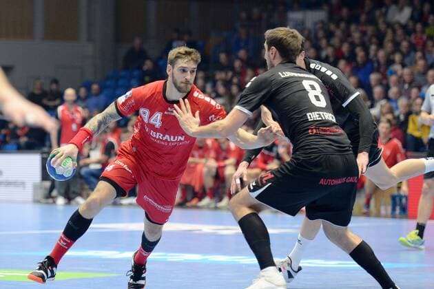 Domagoj Pavlovic (MT Melsungen) (am Ball), Gunnar Dietrich (Eulen Ludwigshafen) (R) , GER, MT Melsungen - Die Eulen Ludwigshafen, Handball, 1. Bundesliga Maenner, 05.12.2019, GER, MT Melsungen - Eulen Ludwigshafen, Handball, 1. Liga Maenner, 05.12.2019 Kassel Copyright: xSippel xEibner-Pressefotox EP_rsl