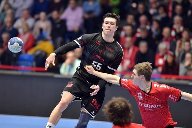 Azat Valiullin (Eulen Ludwigshafen) (am Ball), Finn Lemke (MT Melsungen) (R) , GER, MT Melsungen - Die Eulen Ludwigshafen, Handball, 1. Bundesliga Maenner, 05.12.2019, GER, MT Melsungen - Eulen Ludwigshafen, Handball, 1. Liga Maenner, 05.12.2019 Kassel Copyright: xSippel xEibner-Pressefotox EP_rsl